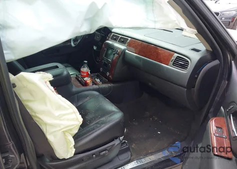 2010 Chevrolet Suburban 1500 Ltz z USA, uszkodzony, nr VIN 1GNUKKE33AR287266